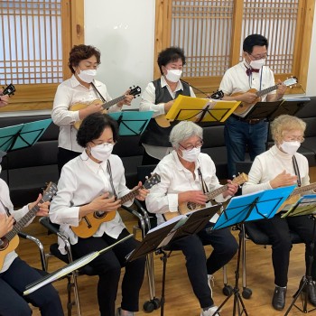 2021년 사회참여지원사업 문화공연봉사단(우쿨렐레)  10월 활동진행 이미지