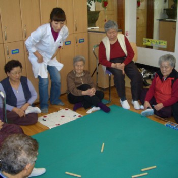 주간보호 특별프로그램 - 윷놀이 이미지