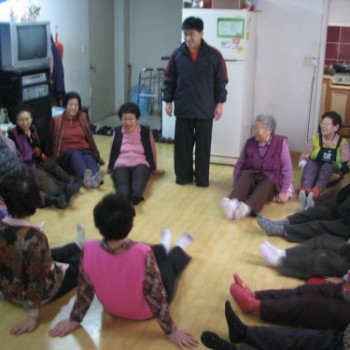 경로당사업 기공체조 이미지